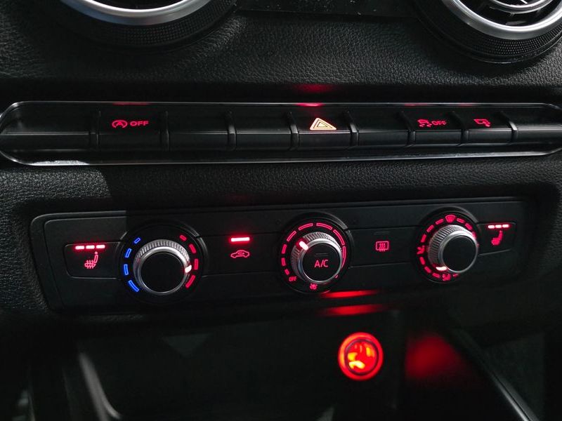 2015 Audi A3 25 TDI 8V photo 16