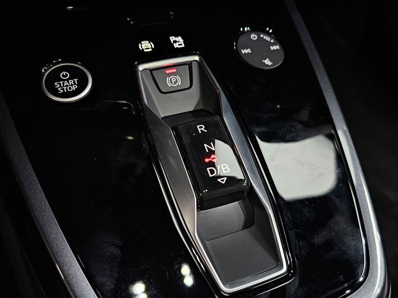 2025 Audi e-tron 45 Sportback photo 9