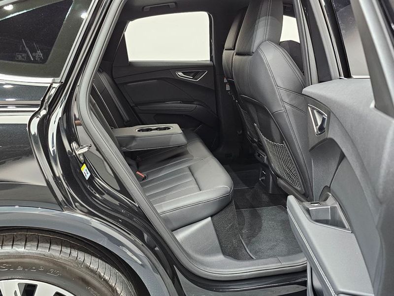 2025 Audi e-tron 45 Sportback photo 11