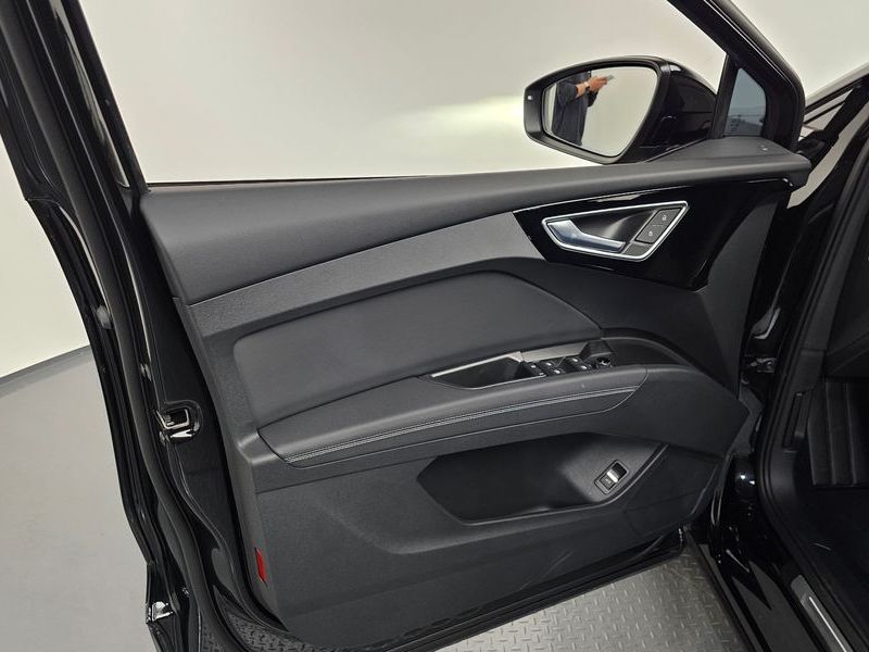 2025 Audi e-tron 45 Sportback photo 24