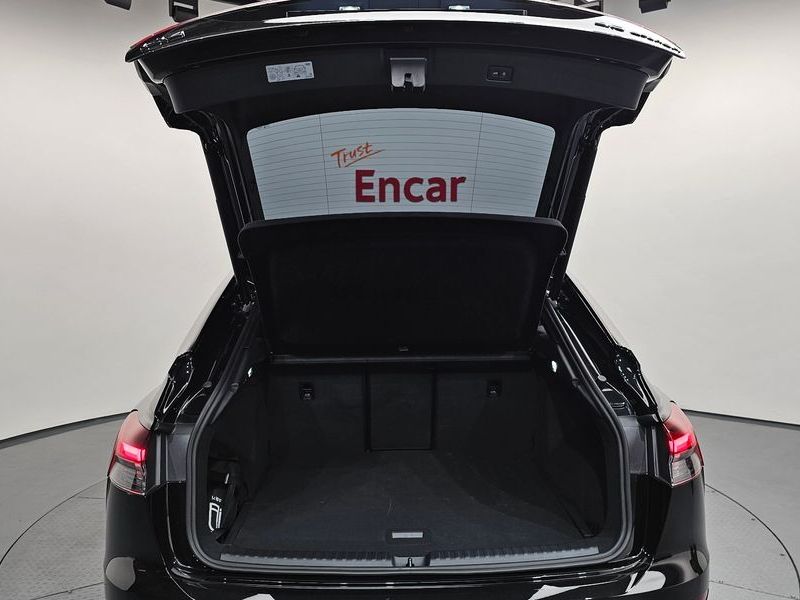 2025 Audi e-tron 45 Sportback photo 29