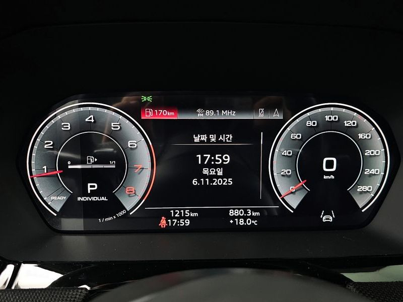 2025 Audi A3 40 TFSI Premium photo 8