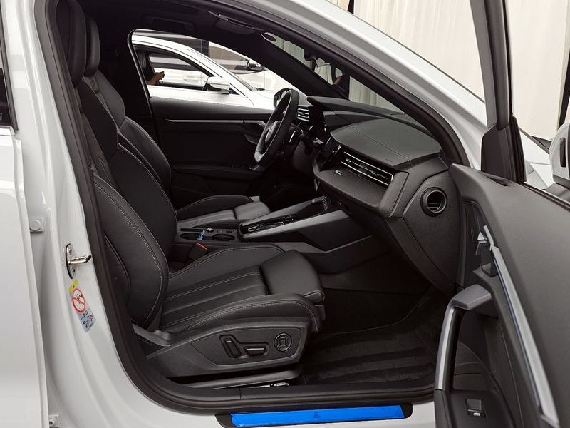 2025 Audi A3 40 TFSI Premium photo 11