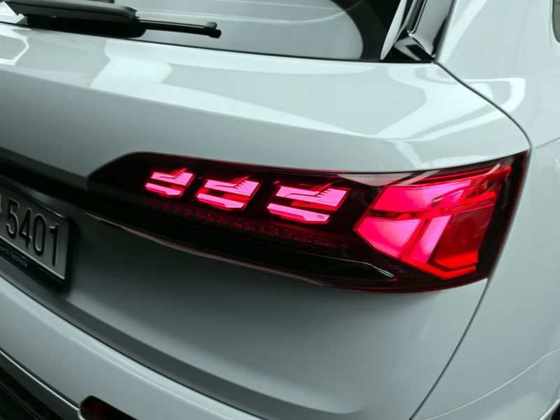 2025 Audi Q7 55 TFSI Quattro Premium photo 23