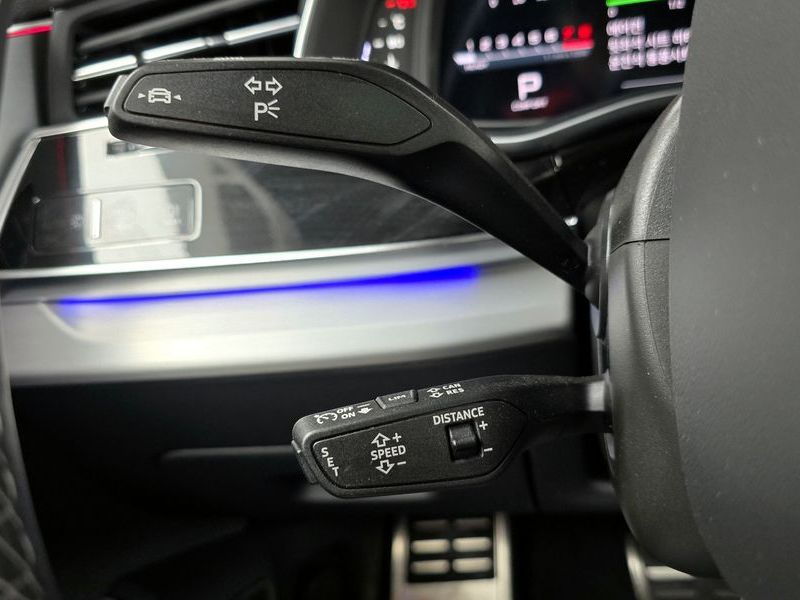 2025 Audi Q7 55 TFSI Quattro Premium photo 29