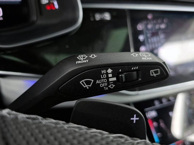 2025 Audi Q7 55 TFSI Quattro Premium photo 30