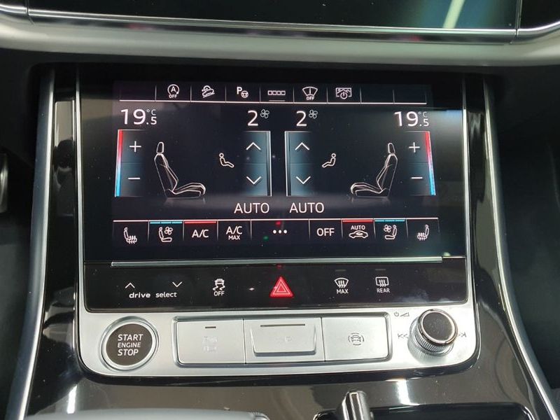 2025 Audi Q7 55 TFSI Quattro Premium photo 14