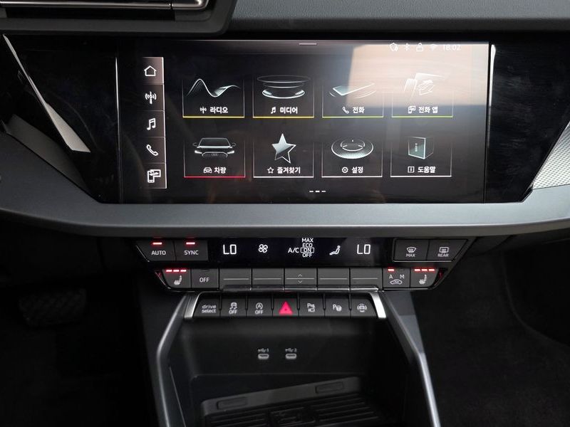 2025 Audi A3 40 TFSI photo 13