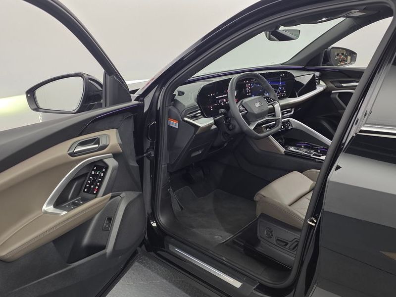 2025 Audi Q5 40 TFSI Quattro Advanced Sportback photo 10