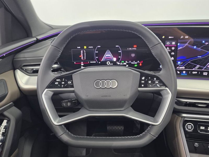 2025 Audi Q5 40 TFSI Quattro Advanced Sportback photo 13