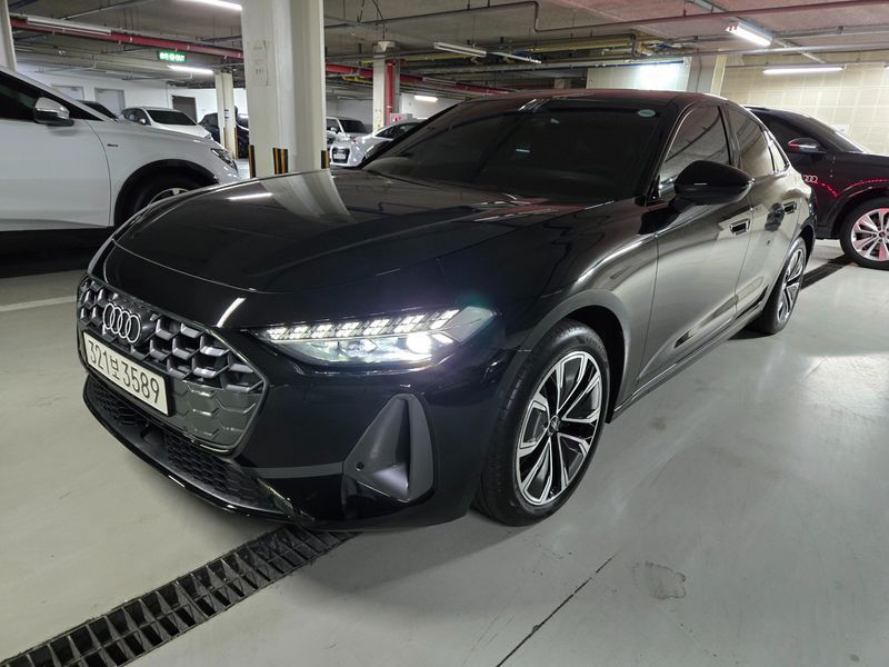 2025 Audi A5 40 TDI Quattro Advanced photo 1
