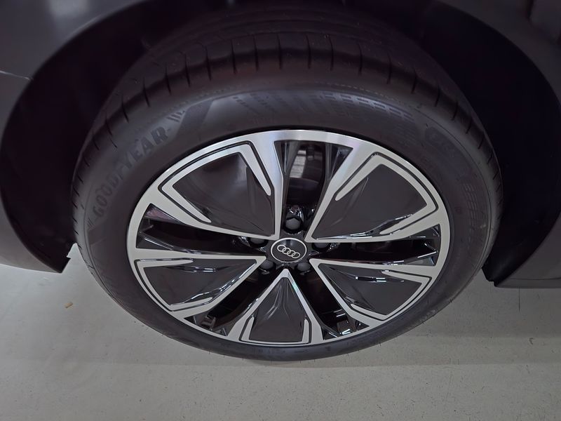 2025 Audi A5 40 TDI Quattro Advanced photo 18