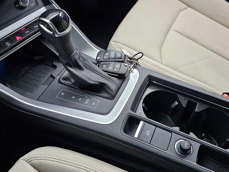 2025 Audi Q3 40 TFSI Quattro Premium photo 9