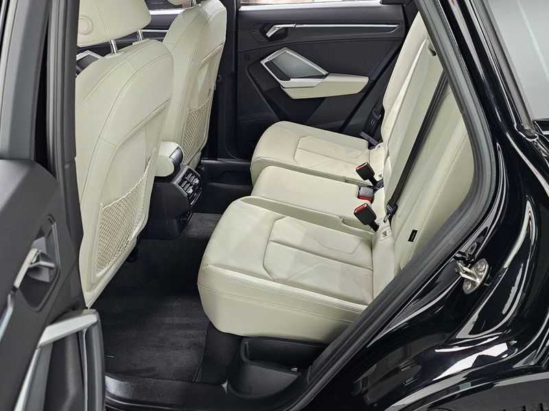 2025 Audi Q3 40 TFSI Quattro Premium photo 12