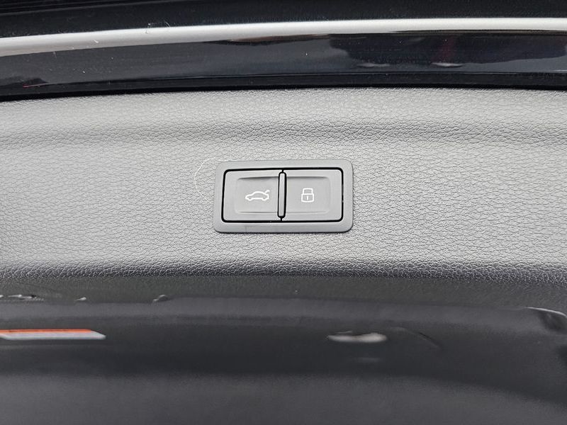 2025 Audi Q3 40 TFSI Quattro Premium photo 17