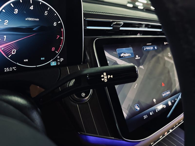 2026 Mercedes-Benz E-Class E300 4MATIC Exclusive photo 9