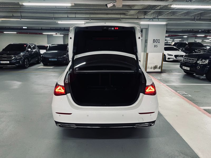2026 Mercedes-Benz E-Class E300 4MATIC Exclusive photo 20