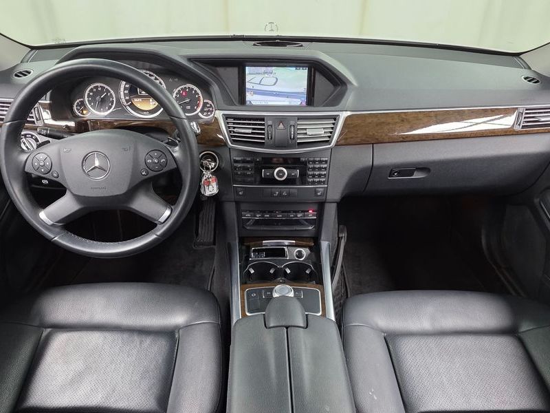 2012 Mercedes-Benz E-Class E200 CGI photo 7