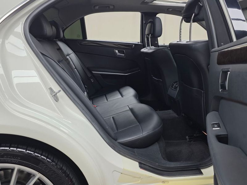 2012 Mercedes-Benz E-Class E200 CGI photo 12
