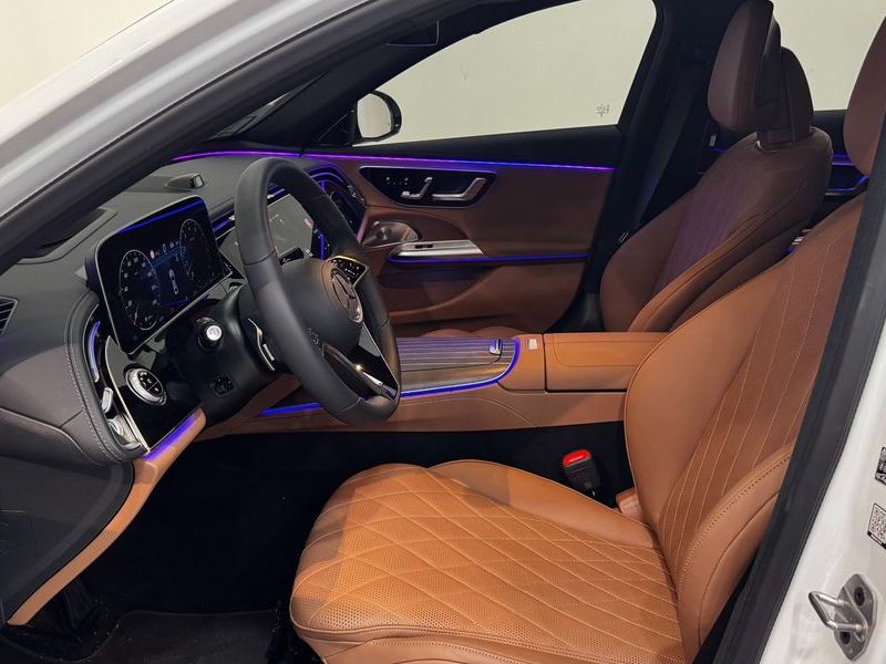 2026 Mercedes-Benz E-Class E450 4MATIC Exclusive photo 10