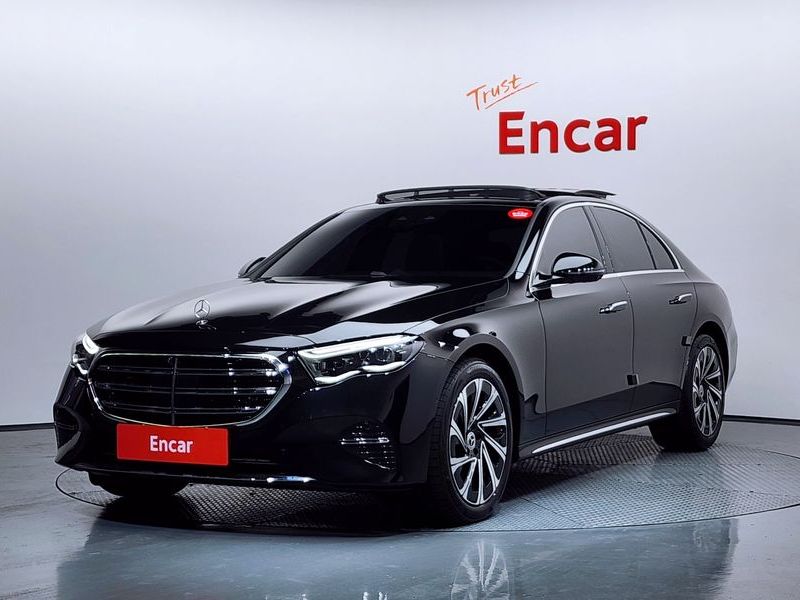 2026 Mercedes-Benz E-Class E300 4MATIC Exclusive photo 1