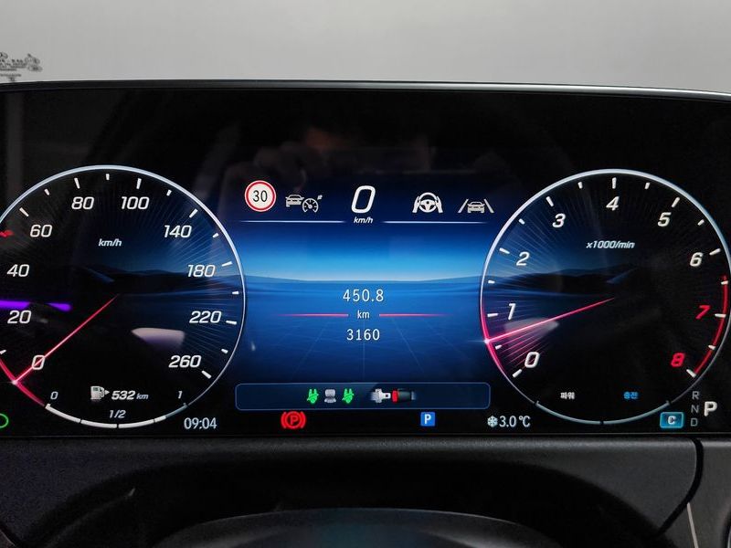 2026 Mercedes-Benz E-Class E300 4MATIC Exclusive photo 8
