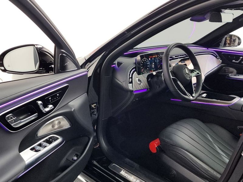 2026 Mercedes-Benz E-Class E300 4MATIC Exclusive photo 10