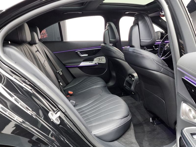 2026 Mercedes-Benz E-Class E300 4MATIC Exclusive photo 12