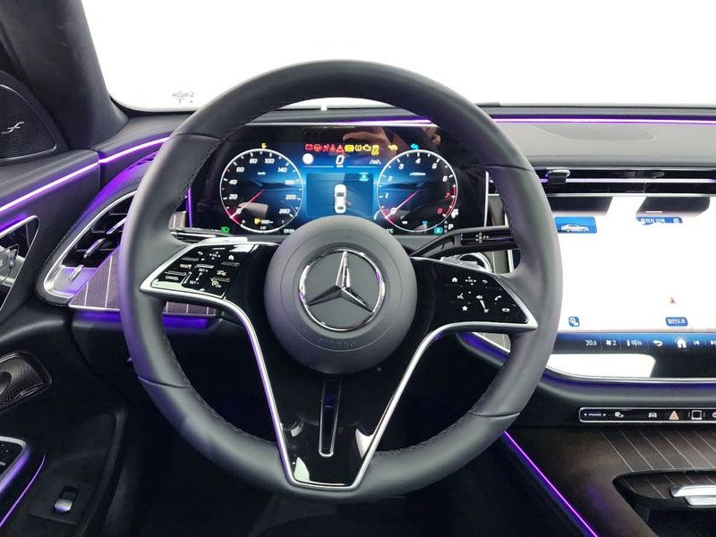 2026 Mercedes-Benz E-Class E300 4MATIC Exclusive photo 13