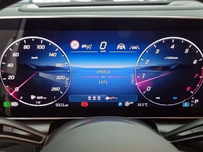 2026 Mercedes-Benz C-Class GLC300 4MATIC AMG Line photo 19