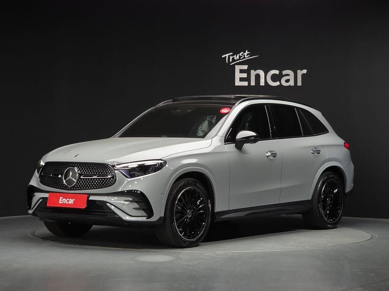 2026 Mercedes-Benz C-Class GLC 300 4MATIC Avantgarde photo 1