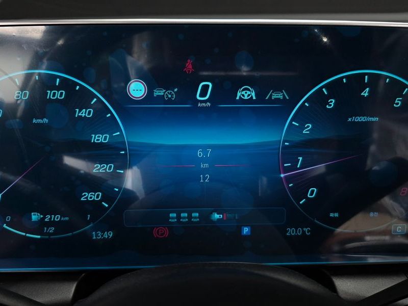 2026 Mercedes-Benz C-Class GLC 300 4MATIC Avantgarde photo 8