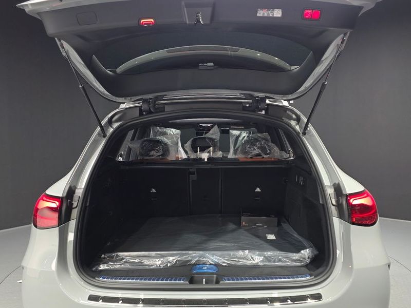 2026 Mercedes-Benz C-Class GLC 300 4MATIC Avantgarde photo 20