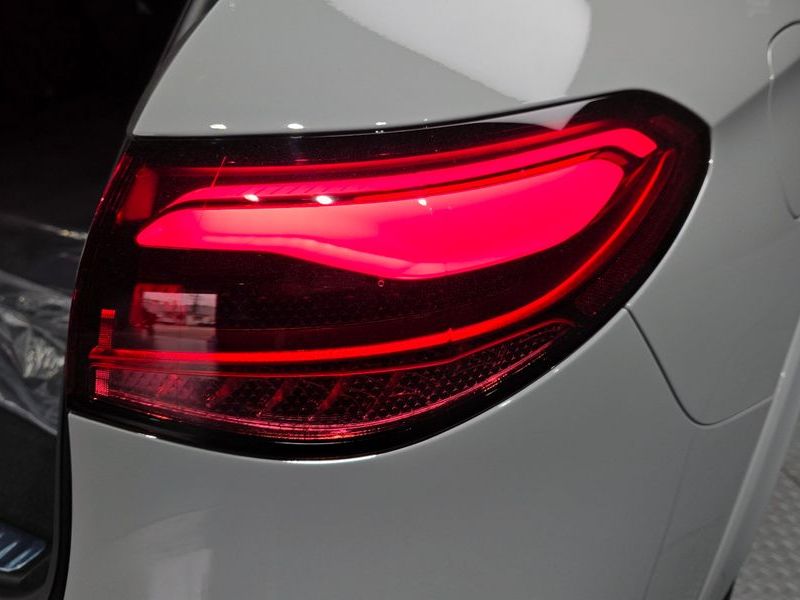 2026 Mercedes-Benz C-Class GLC 300 4MATIC Avantgarde photo 23