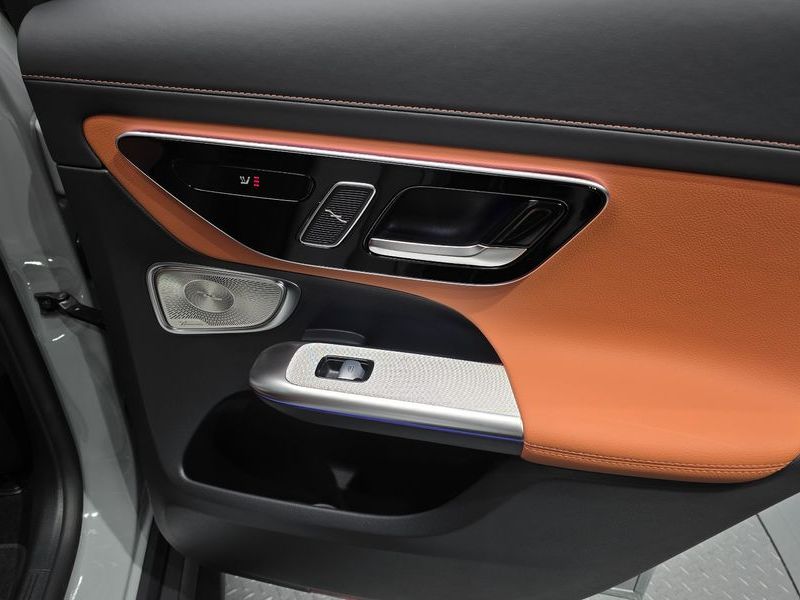 2026 Mercedes-Benz C-Class GLC 300 4MATIC Avantgarde photo 25