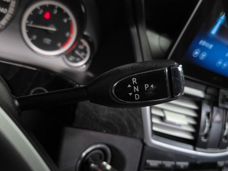 2013 Mercedes-Benz E-Class E220 CDI Avantgarde photo 9