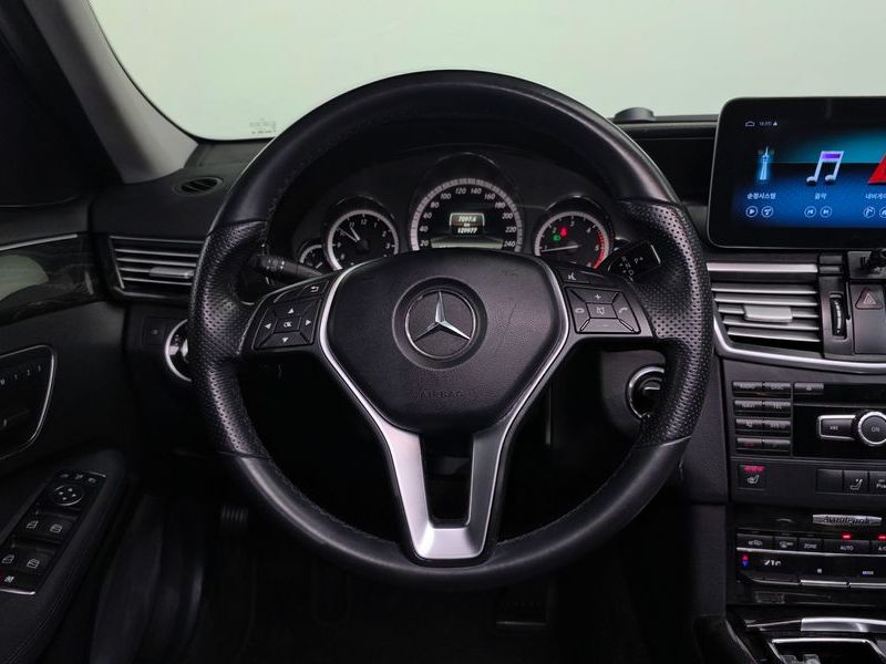 2013 Mercedes-Benz E-Class E220 CDI Avantgarde photo 13