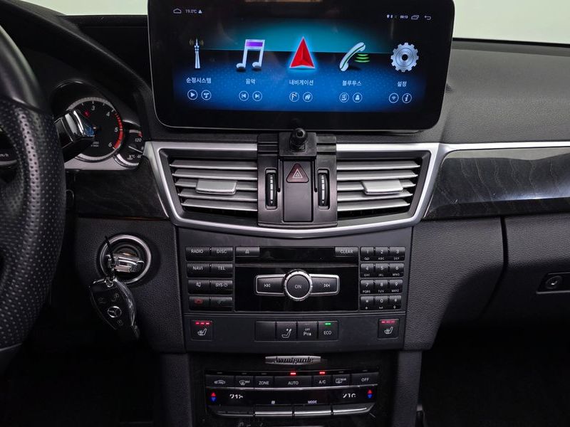2013 Mercedes-Benz E-Class E220 CDI Avantgarde photo 14