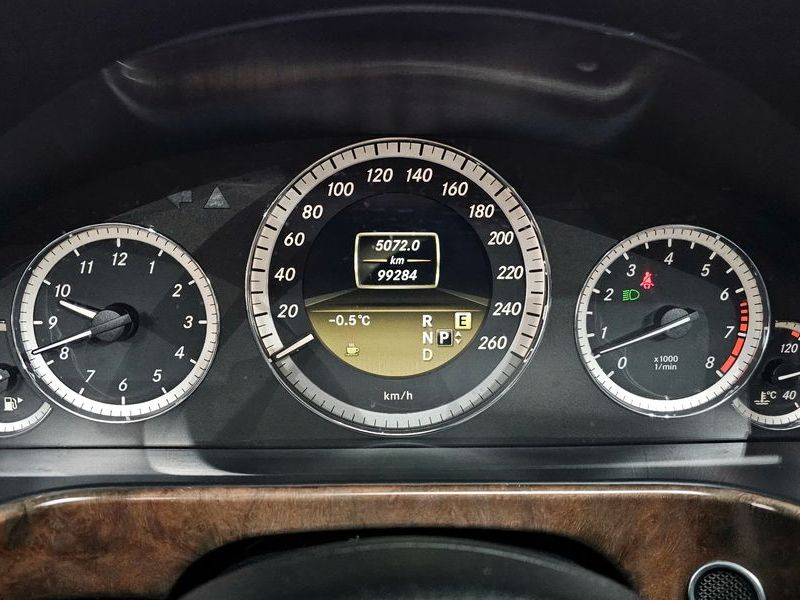 2012 Mercedes-Benz E-Class E300 Elegance photo 8