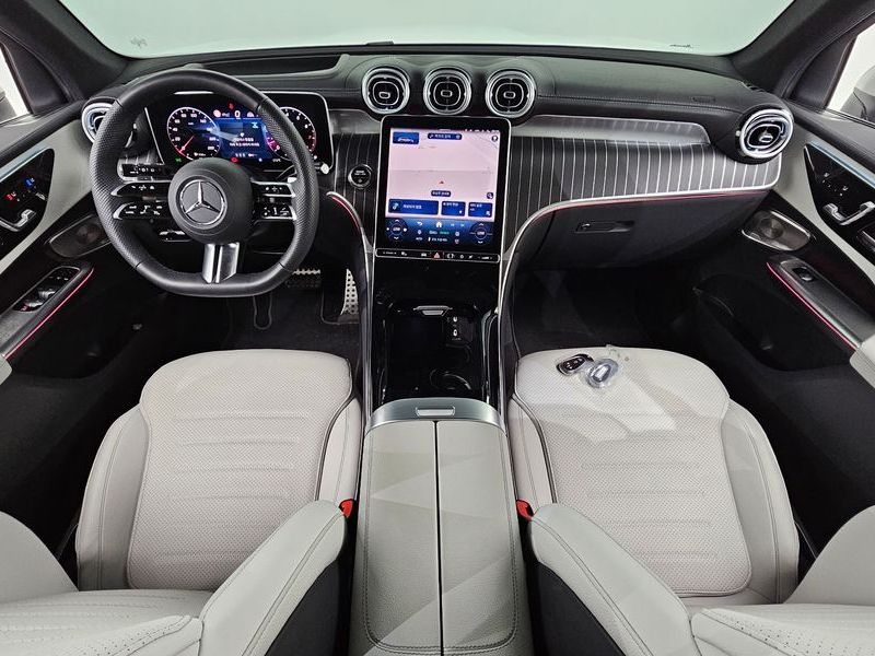 2026 Mercedes-Benz C-Class GLC300 4MATIC AMG Line photo 7