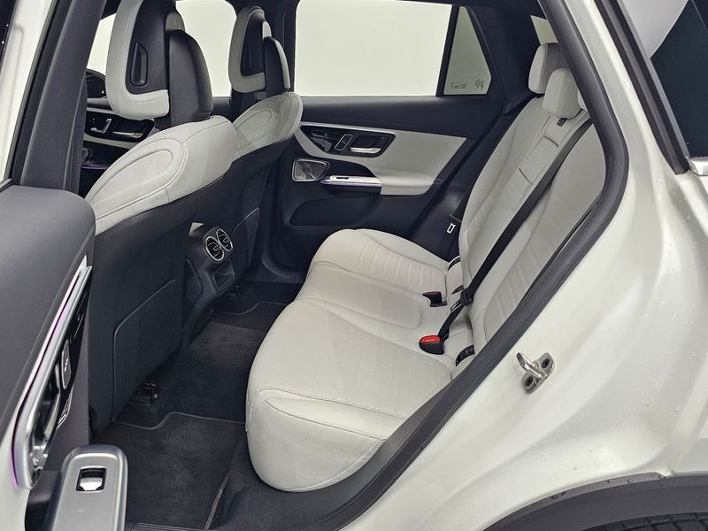 2026 Mercedes-Benz C-Class GLC300 4MATIC AMG Line photo 11