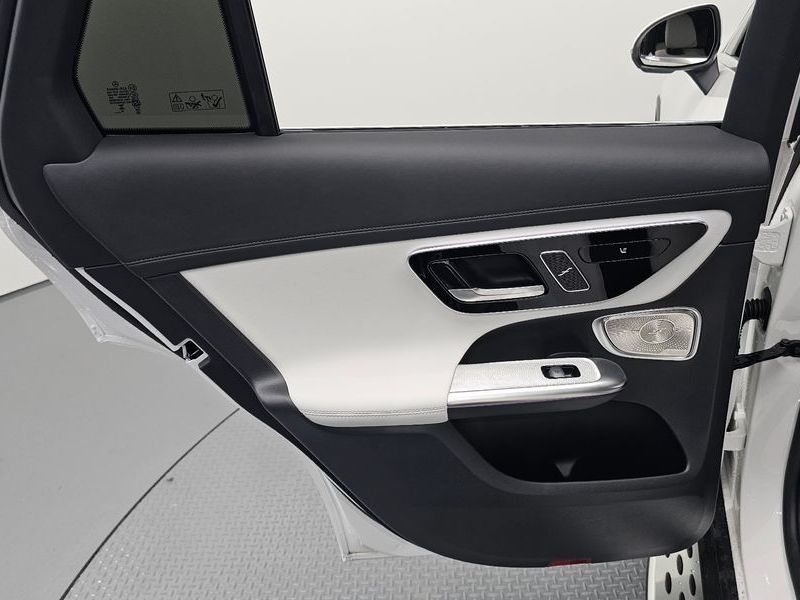 2026 Mercedes-Benz C-Class GLC300 4MATIC AMG Line photo 25