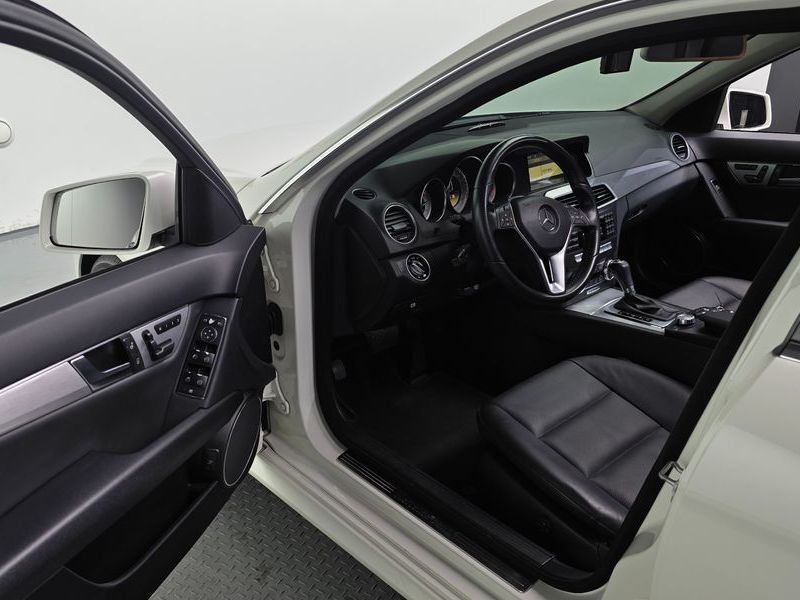 2012 Mercedes-Benz C-Class C200 CGI AVANTGARDE photo 11