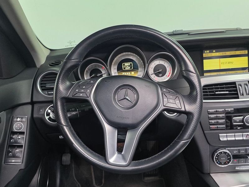 2012 Mercedes-Benz C-Class C200 CGI AVANTGARDE photo 13