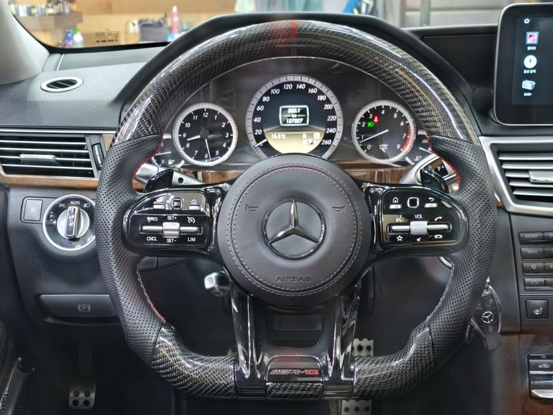 2012 Mercedes-Benz E-Class E300 Elegance photo 10