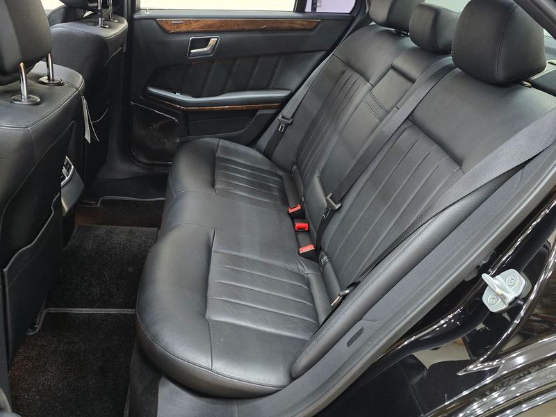 2012 Mercedes-Benz E-Class E300 Elegance photo 13
