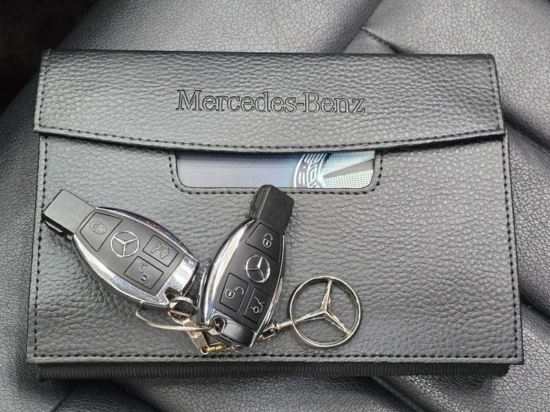 2012 Mercedes-Benz E-Class E300 Elegance photo 17