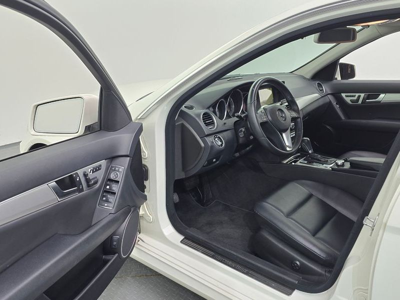 2012 Mercedes-Benz C-Class C200 CGI AVANTGARDE photo 10