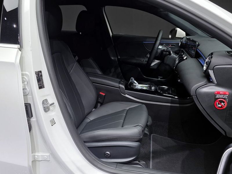 2025 Mercedes-Benz A-Class A220 Hatchback photo 11