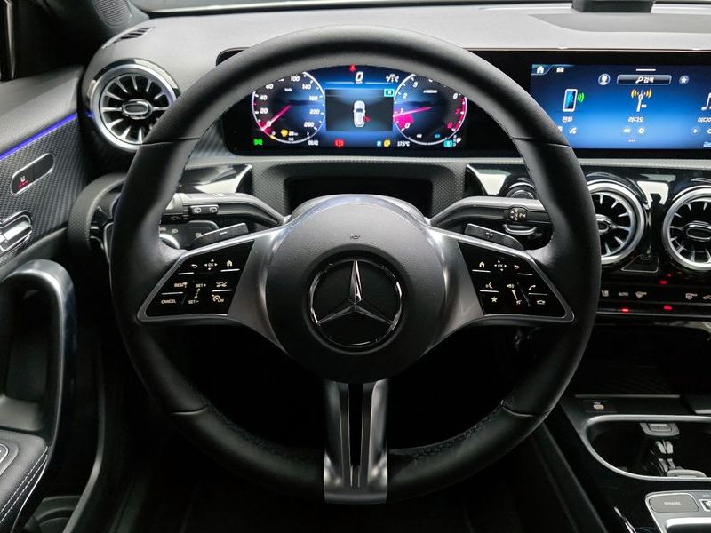2025 Mercedes-Benz A-Class A220 Hatchback photo 13